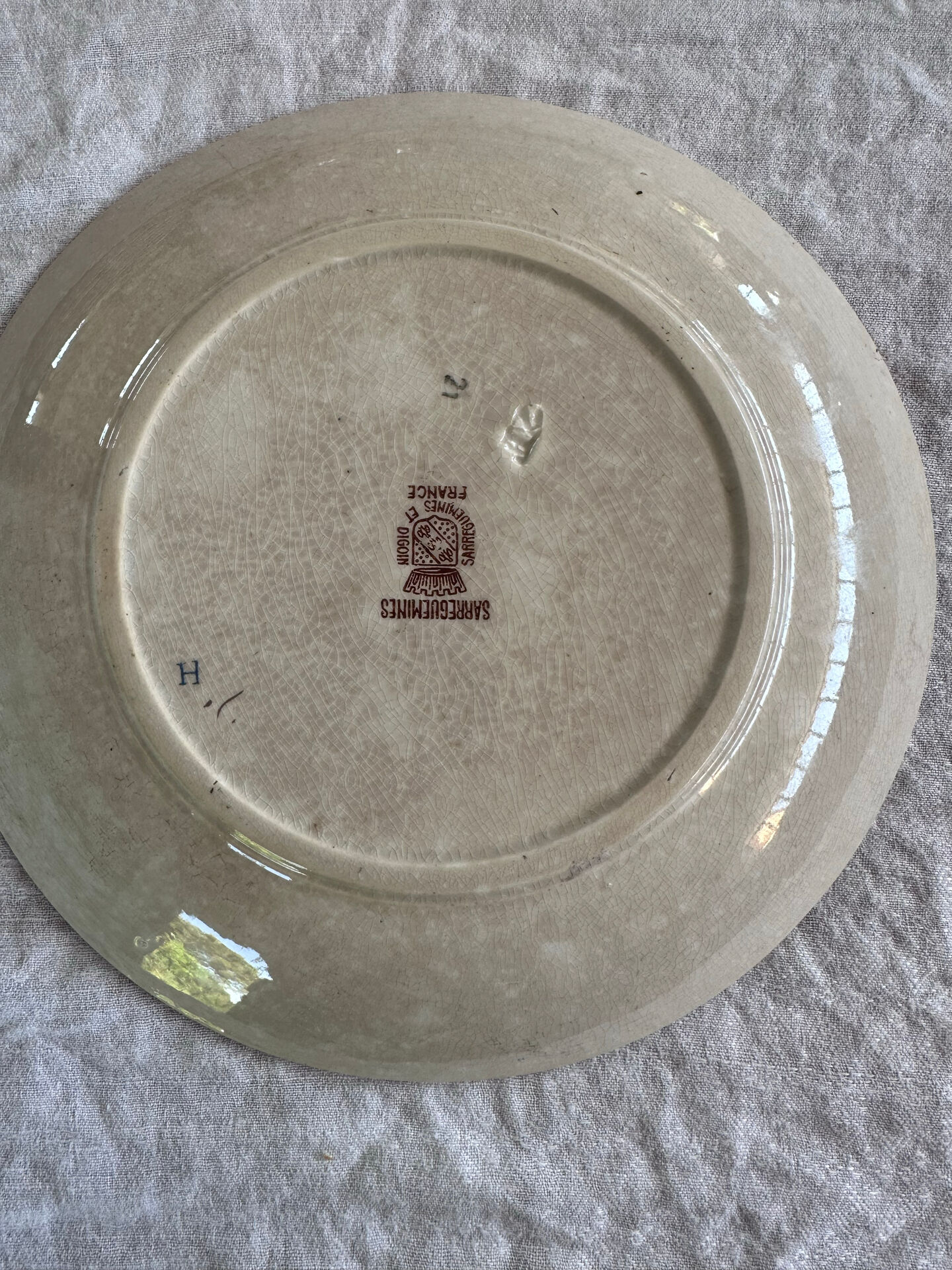 11 assiettes à dessert Sarreguemines fin XIXs.