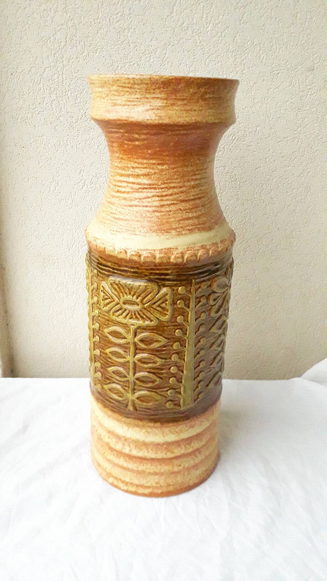 Ceramic floor vase