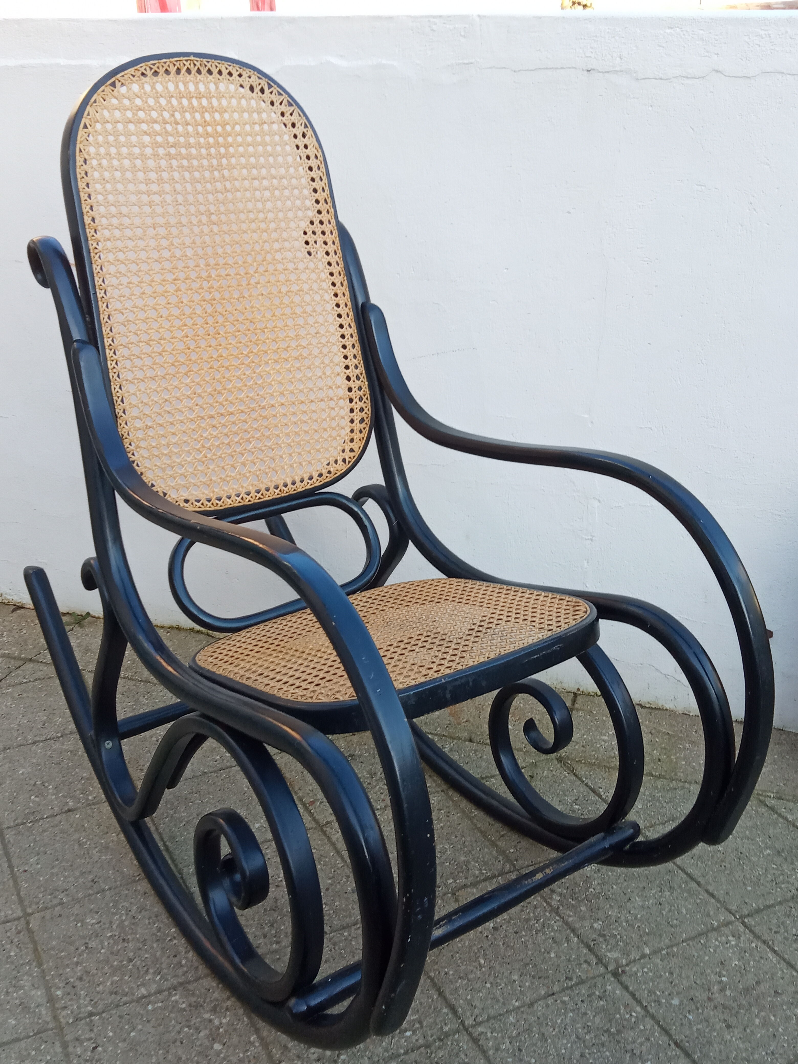 Rocking-chair canned