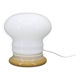 Lampe de table en céramique tchécoslovaque des années 1960 avec verre opalin.
