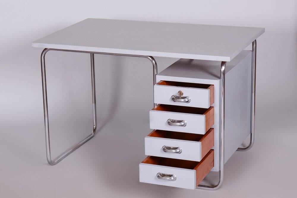 Bauhaus Lacquered Wood Writing Desk & Chair attributed to Hynek Gottwald, 1930s, Set of 2