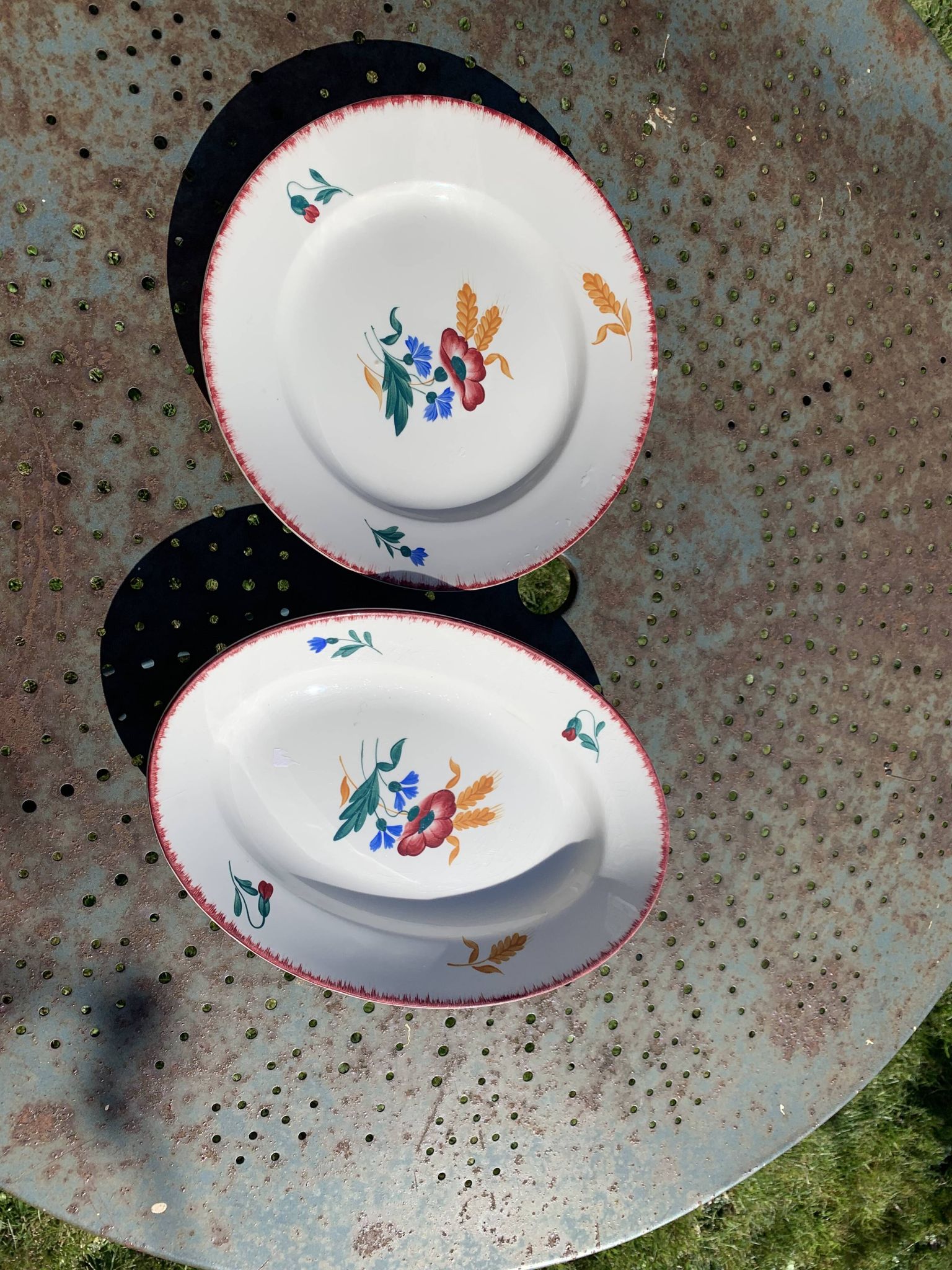 Set of two dishes, one with cakes and a hand-painted serving dish mill of wolves hamage Ceres