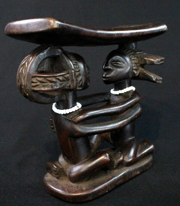 Appui nuque ethnie Luba République Démocratique du Congo