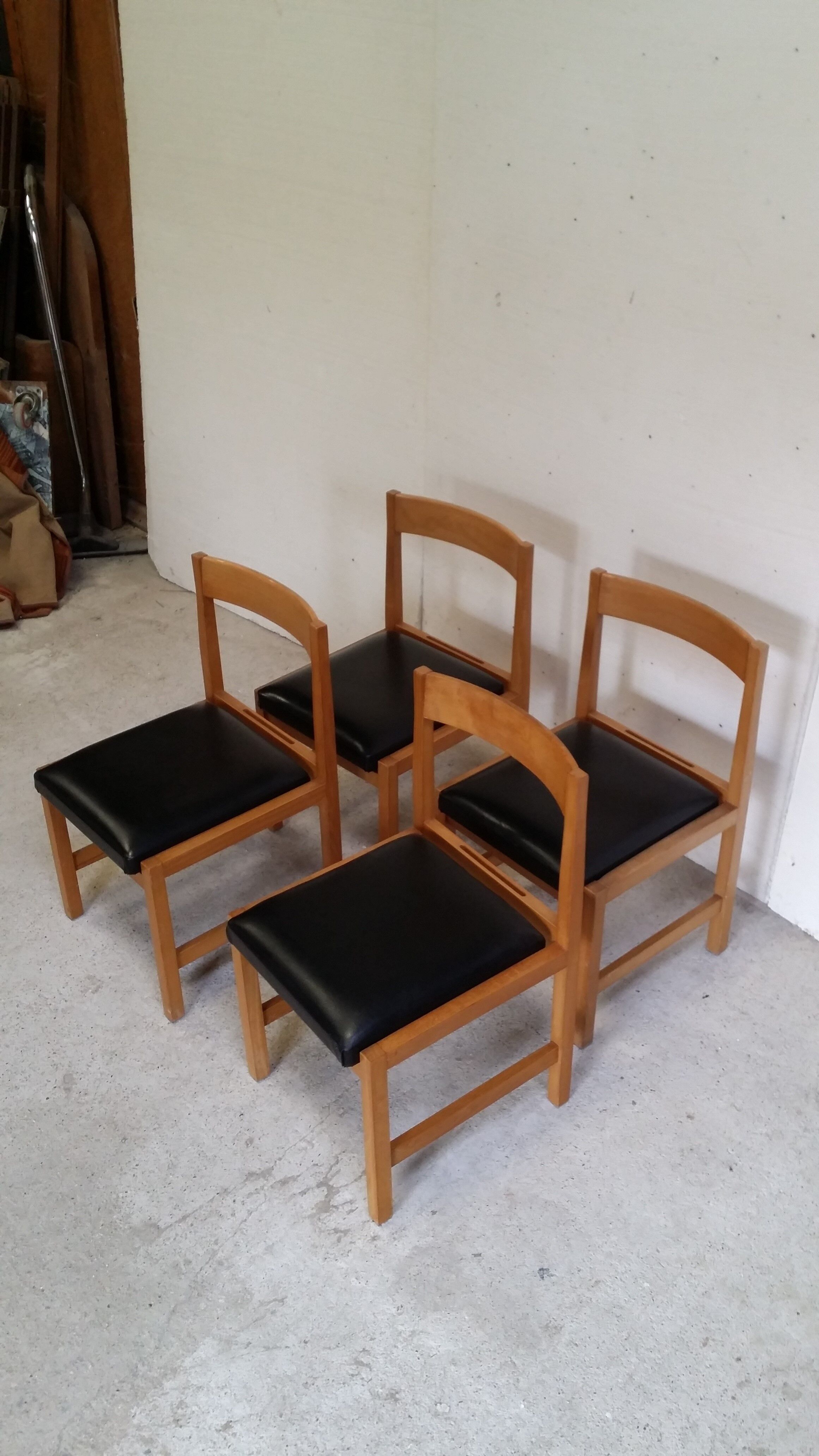 Lot of four chairs