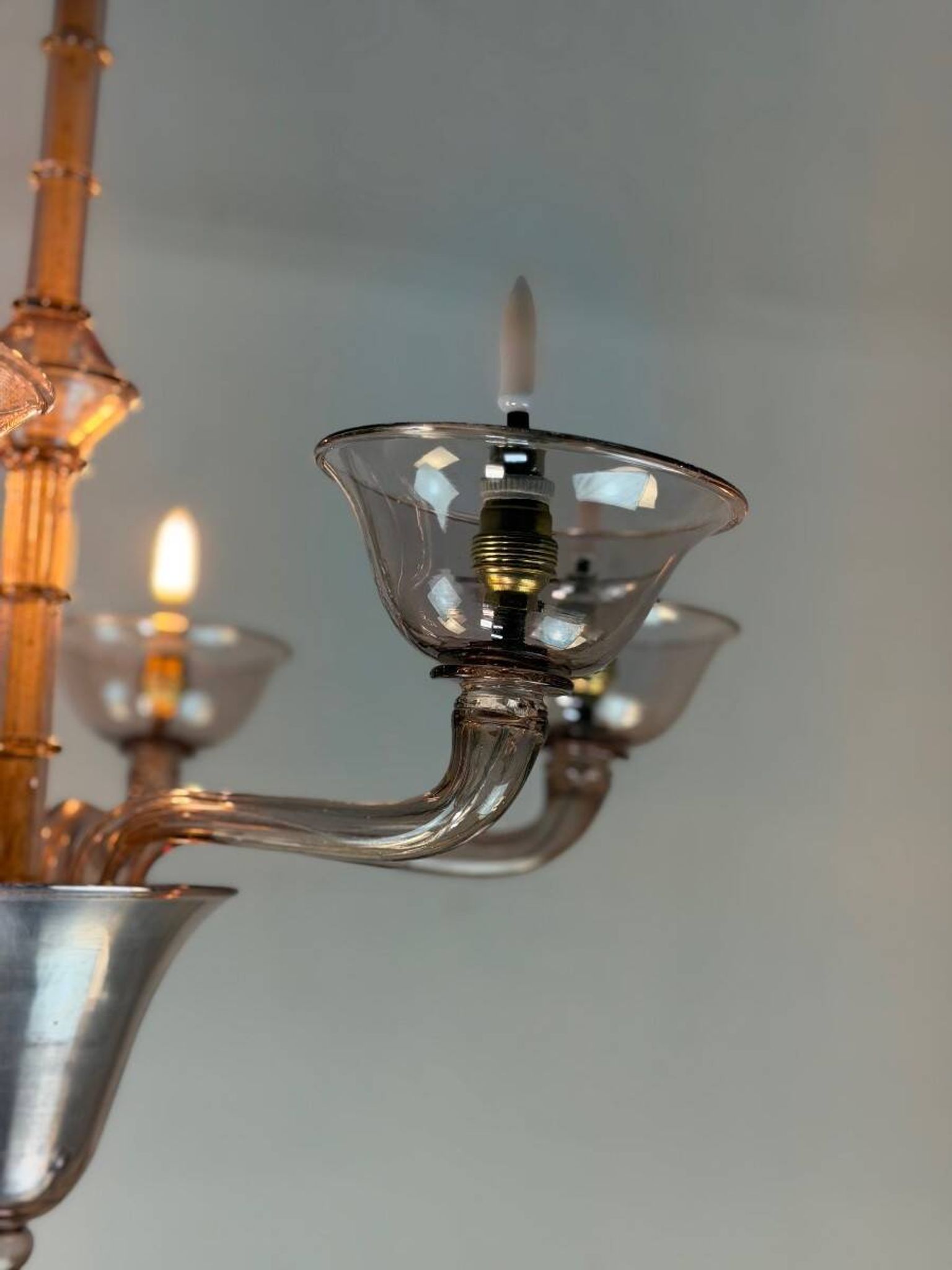 Venetian lustre made of Murano glass in amethyst colour, circa 1920.