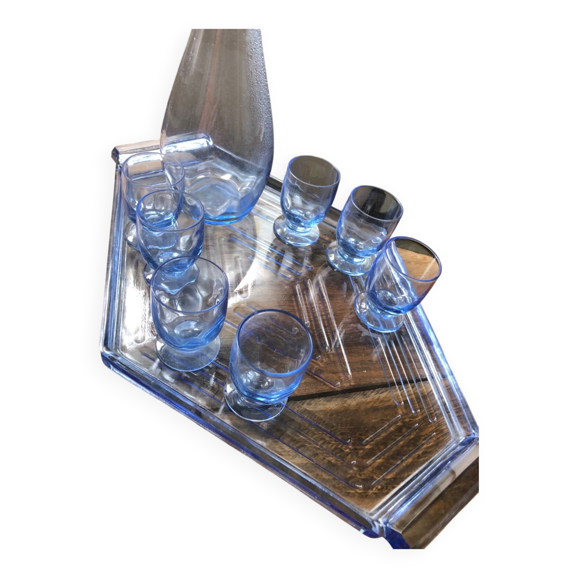 Carafe, glasses, tray