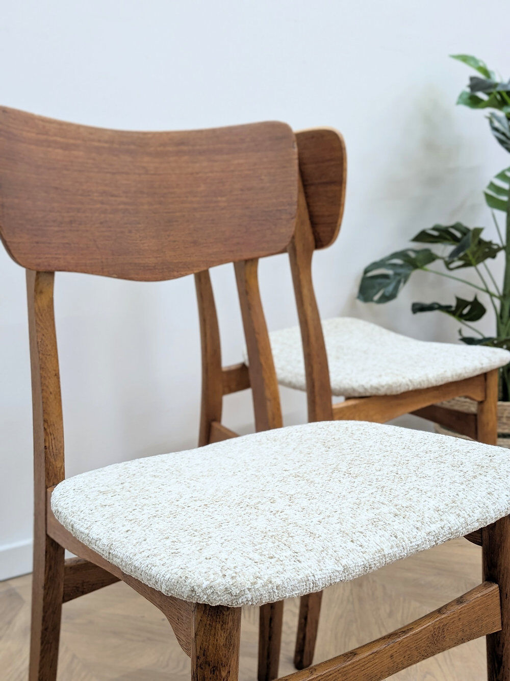2 Scandinavian chairs
