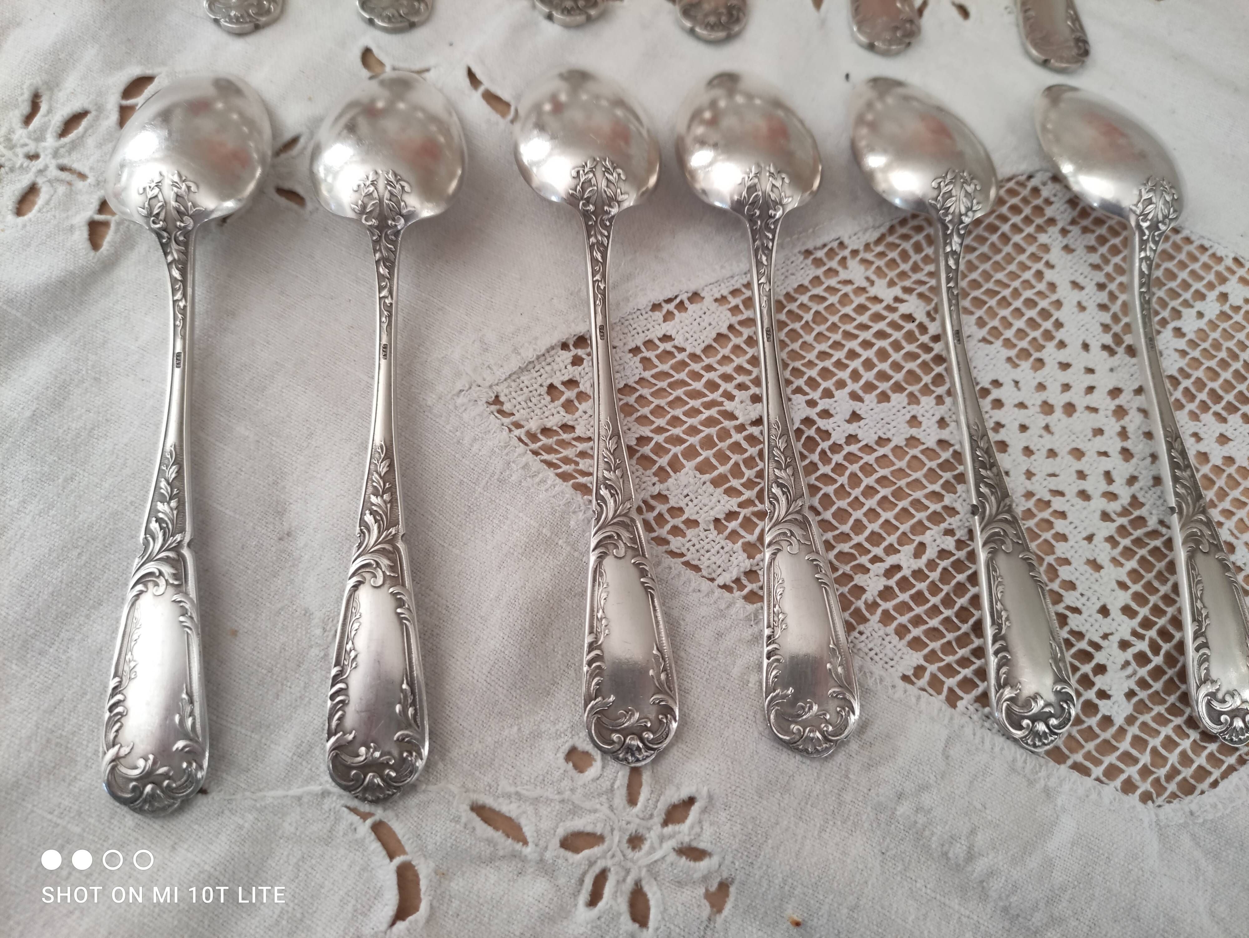 Lot of 12 small old spoons in silver metal