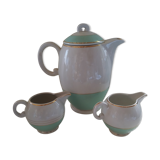 Teapot with milk pots