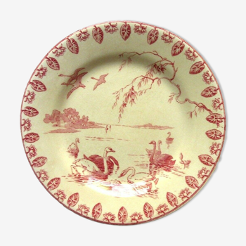 Art Nouveau flat plate in pink, porcelain, model Swans of GIEN