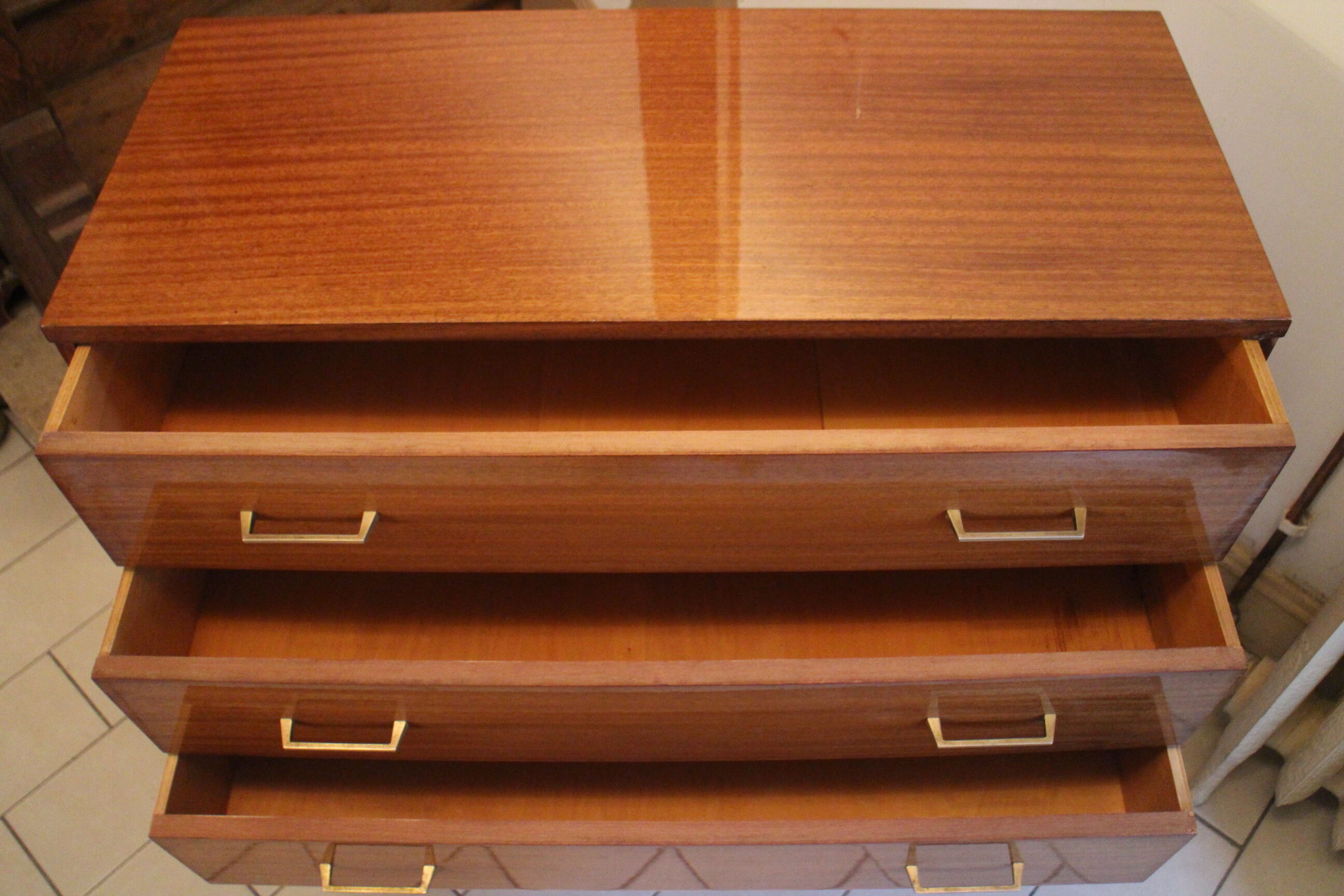 Vintage chest of drawers