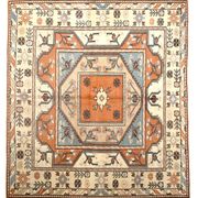 Tapis persan carré saumon et crème, 194x212 cm