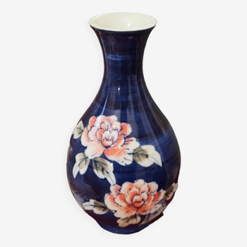 Vase en porcelaine bleu, décor floral
