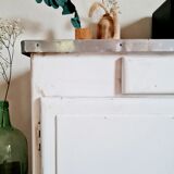 Buffet down Mado renovated tropical paper