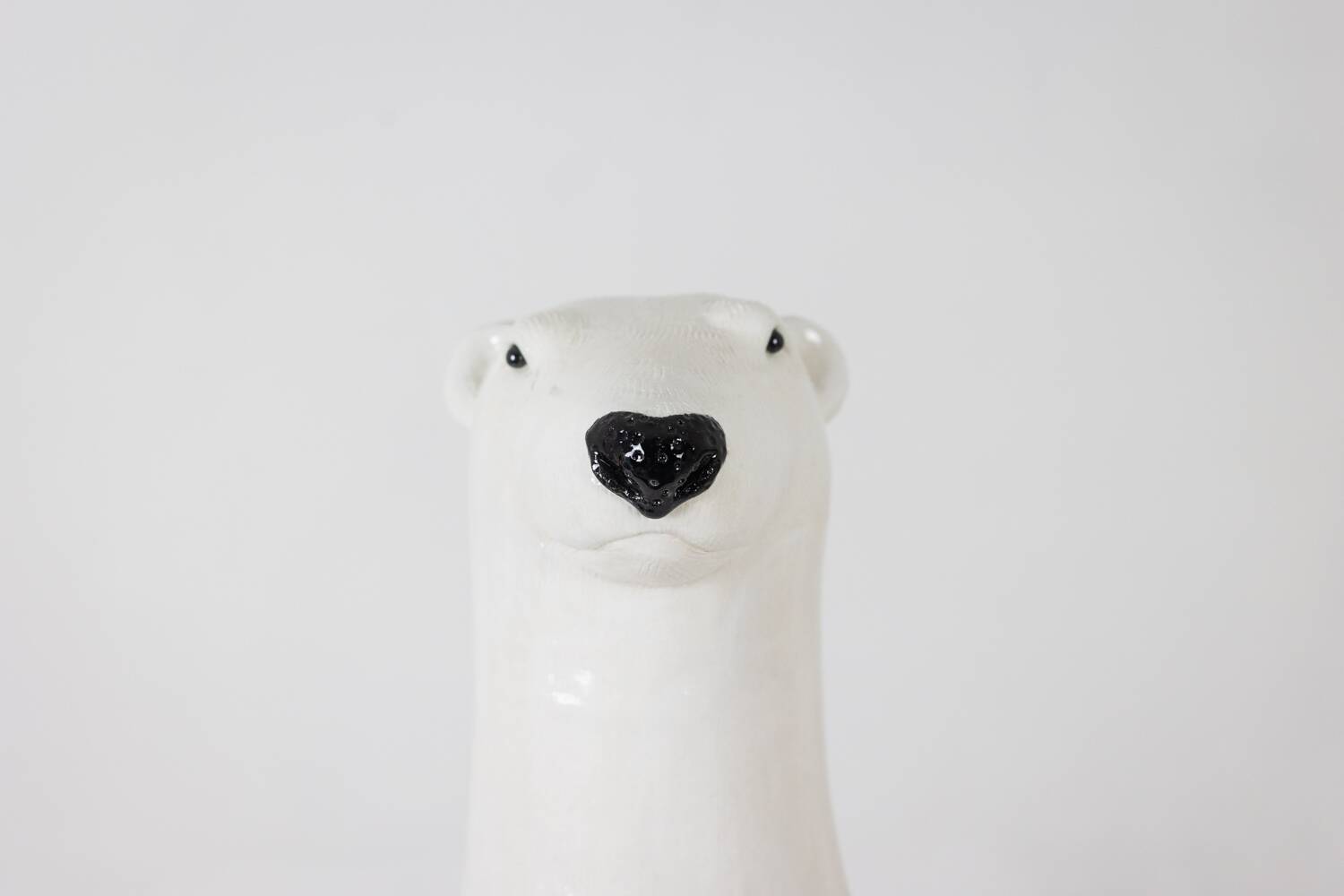 Valérie Courtet. Standing polar bear. Contemporary work
