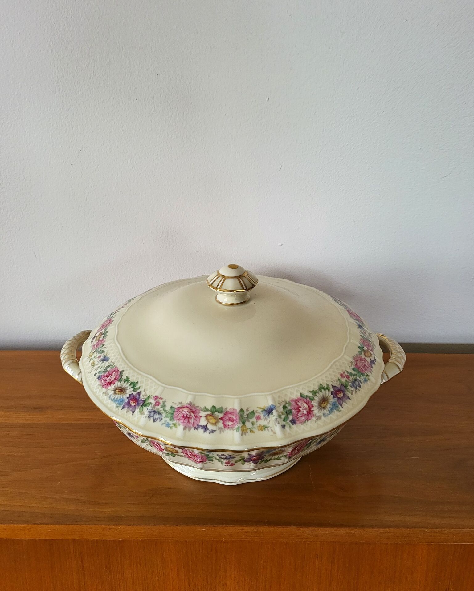 Limoges Bernardaud Soup Tureen in Porcelain