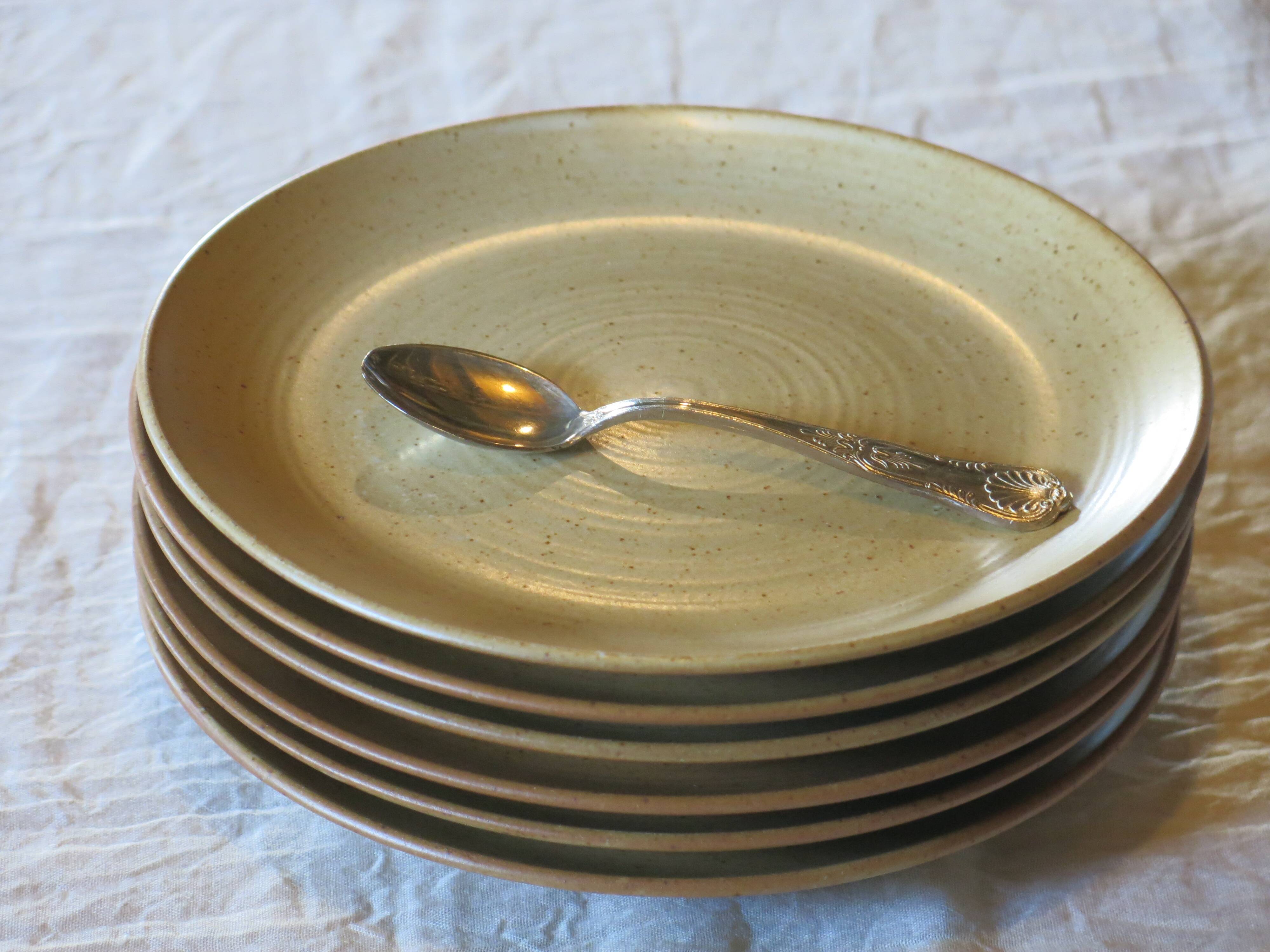 6 French stoneware dessert plates in very good condition