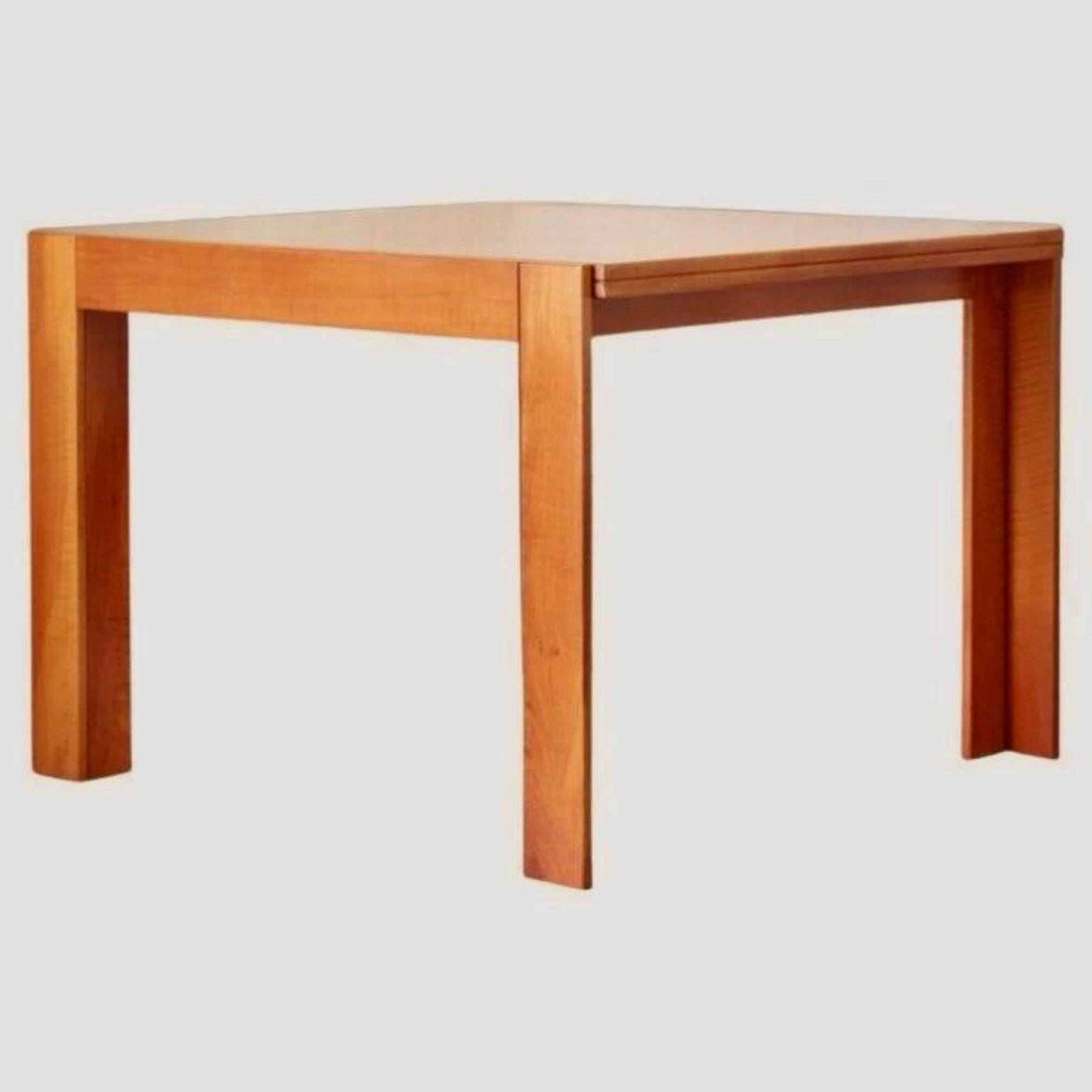 Dining table Afra & Tobia Scarpa Model 778, in solid cherry wood, Italy from the 1970s.