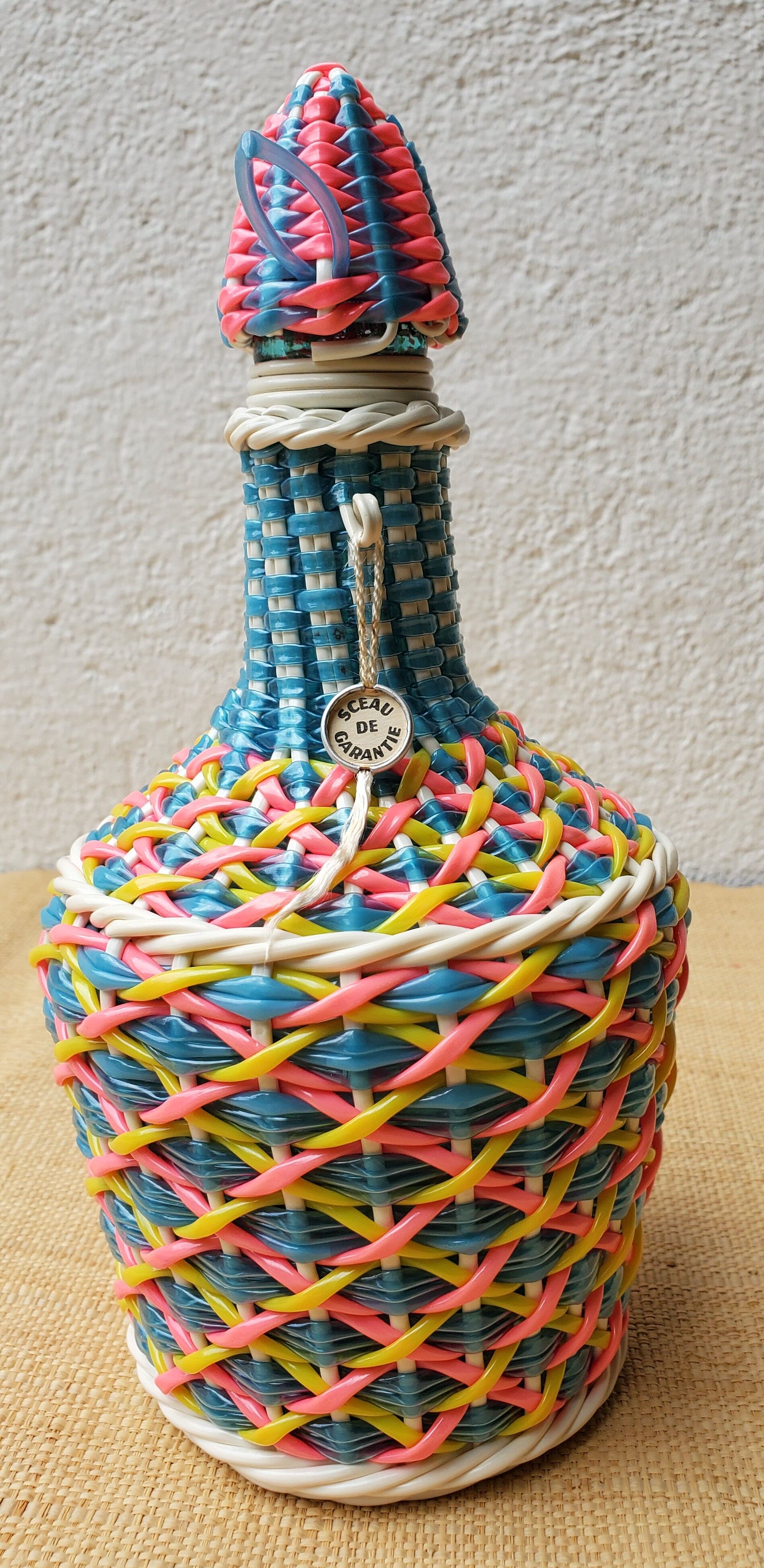 Scoubidou bottle