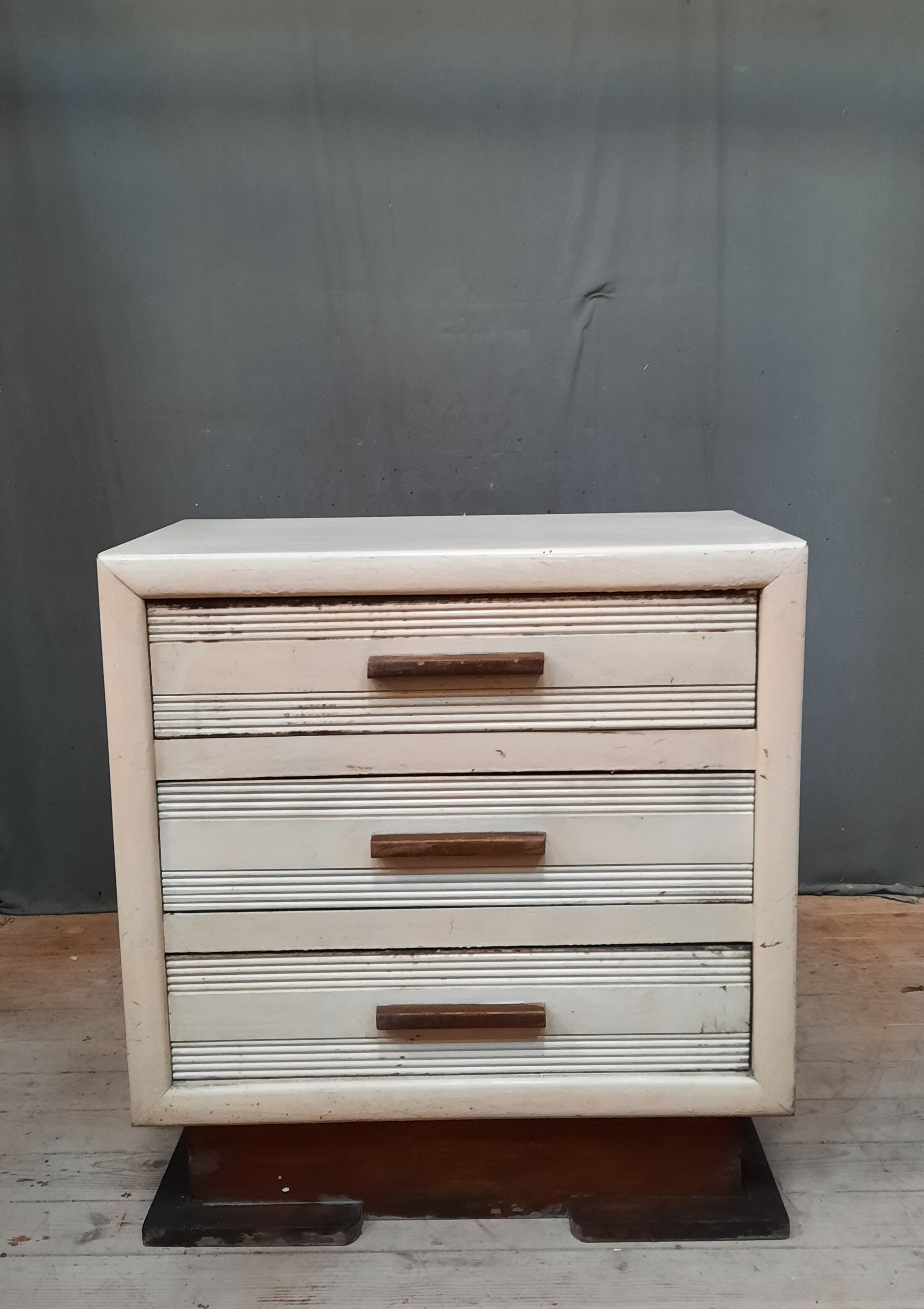 Vintage painted chest of drawers