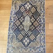 Carpet from the Irian region, 20th century, made of wool and silk.