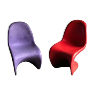 Set of 2 Panton chairs by Verner Panton for Vitra in purple and plum plastic, matte finish.