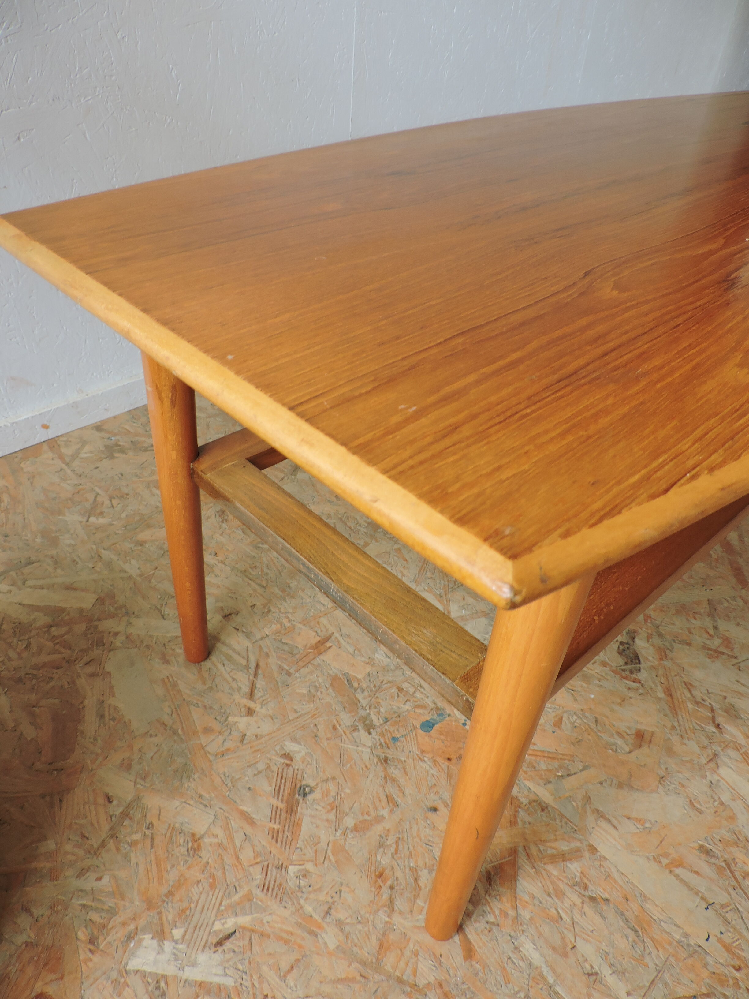 Low scandinavian teak table 60's