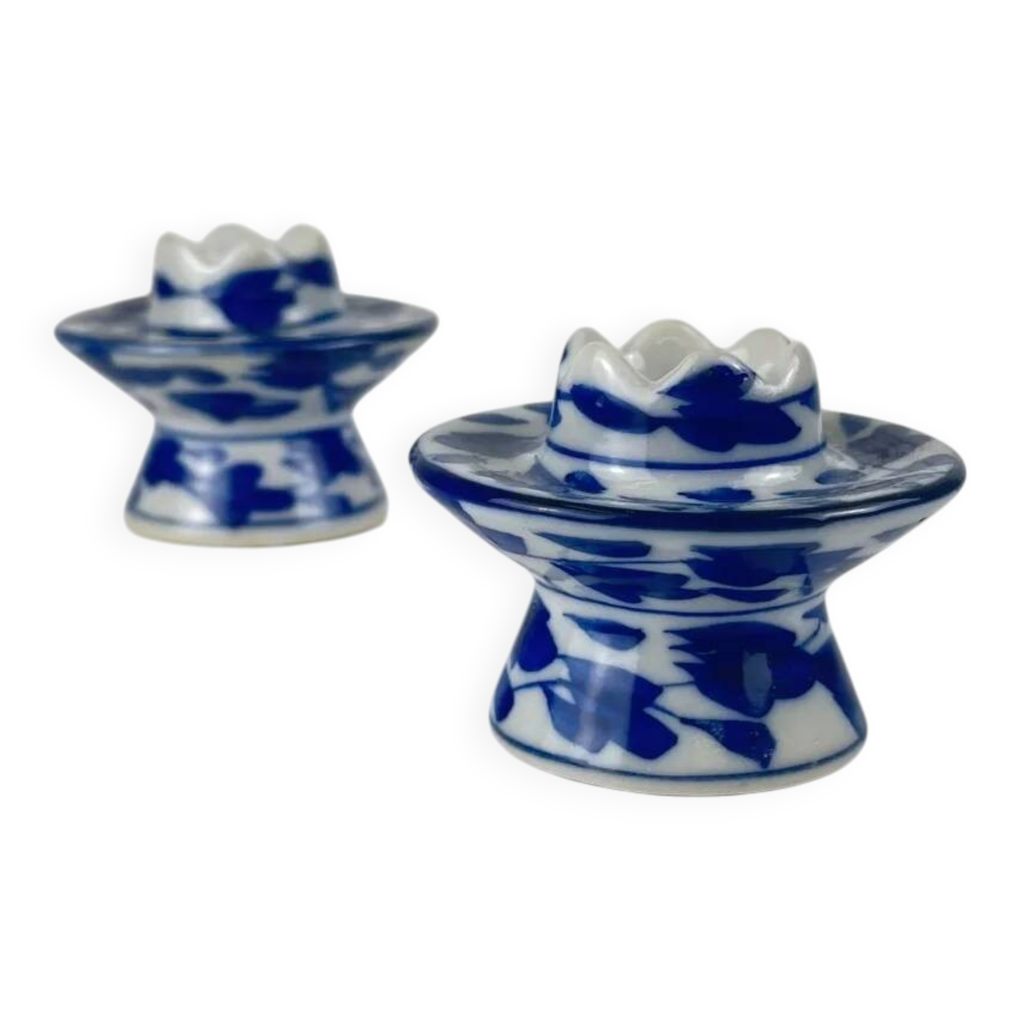 Set of 2 blue and white porcelain candlesticks, 20th century.