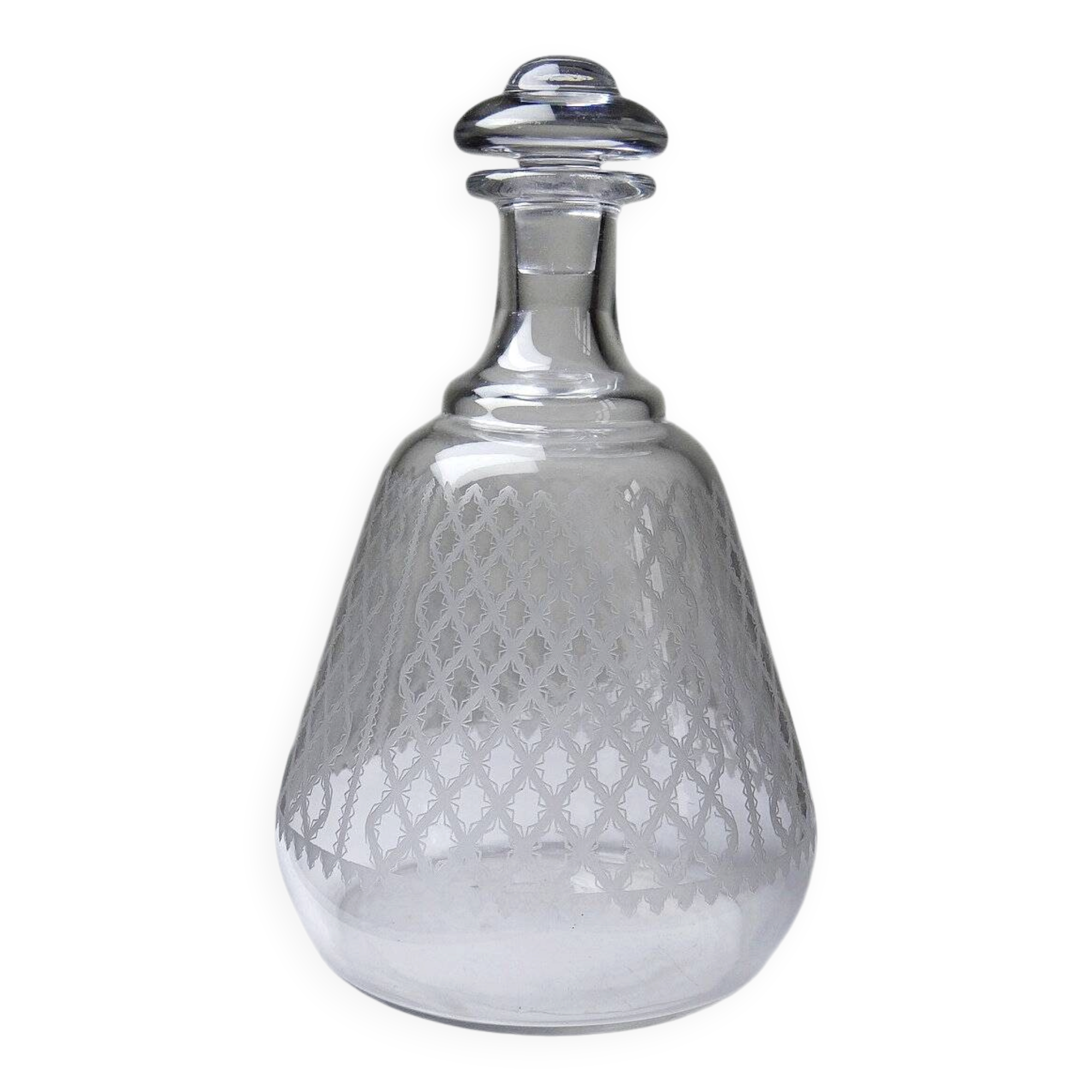 Engraved crystal carafe model "Alhambra" Baccarat from the years 1900-1920.