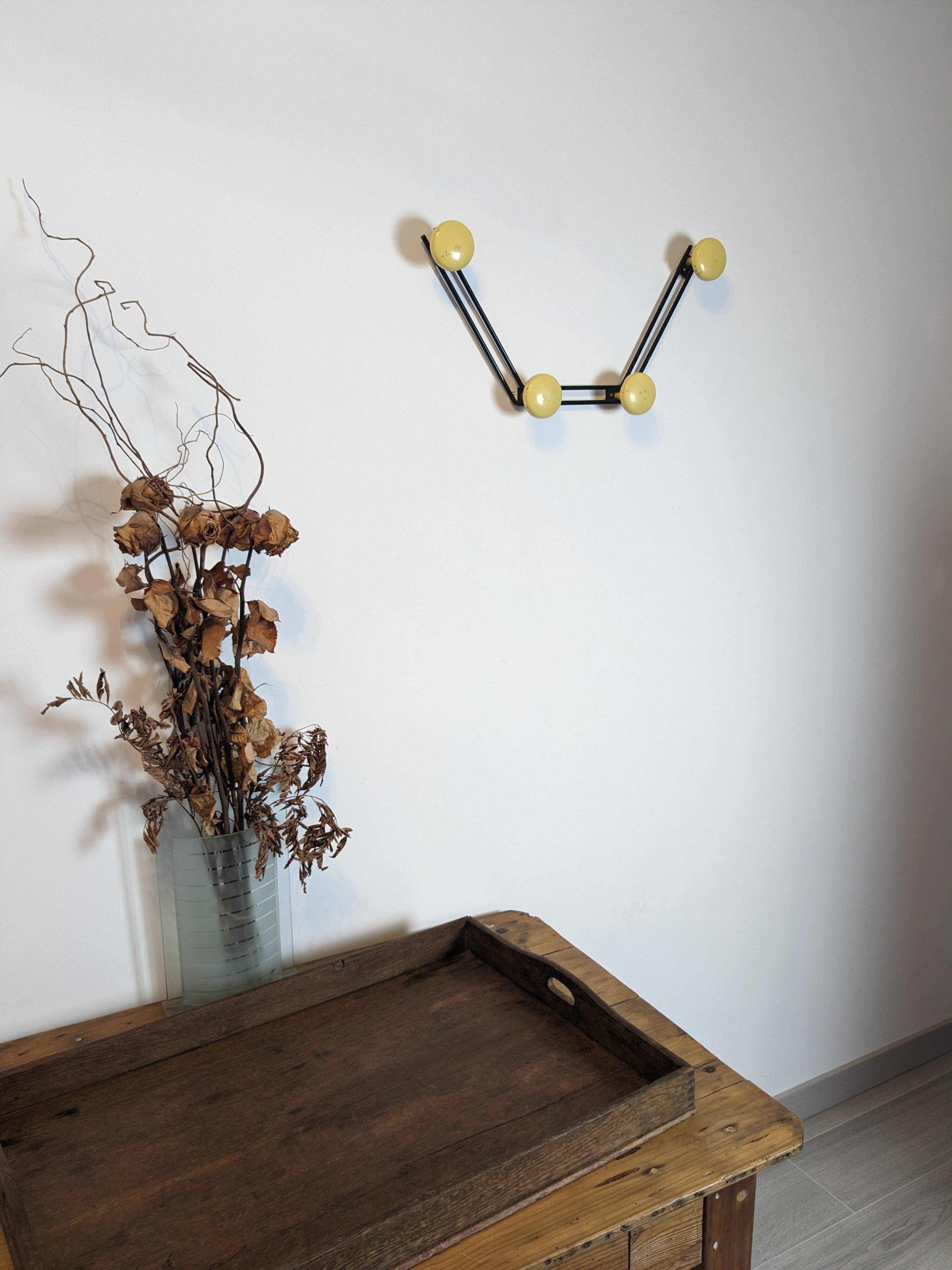 Patère quadruple metallique vintage jaune