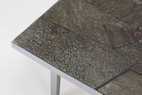Table basse brutaliste faite à la main et signée par Pia Manu, années 1960.