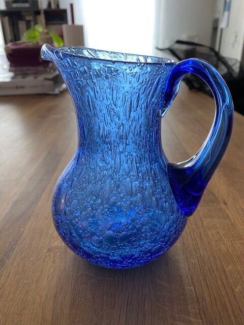Carafe Biot blue color glass