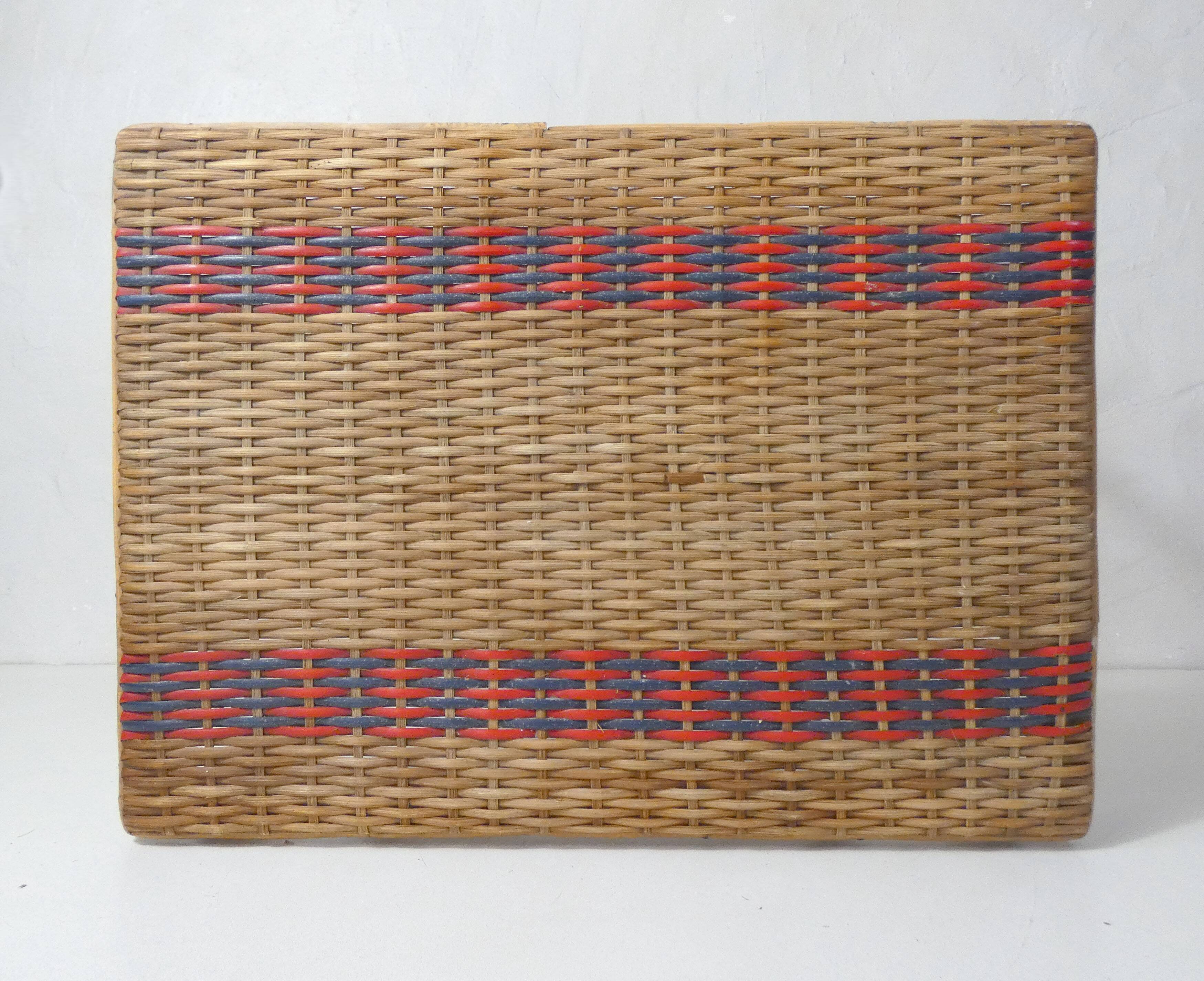 Ancienne table d'appoint en rotin