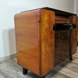 Armoire Gramophone par Jindrich Halabala