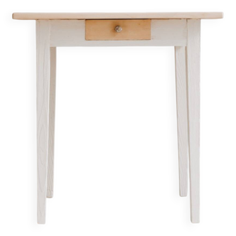 Pine table and its drawer