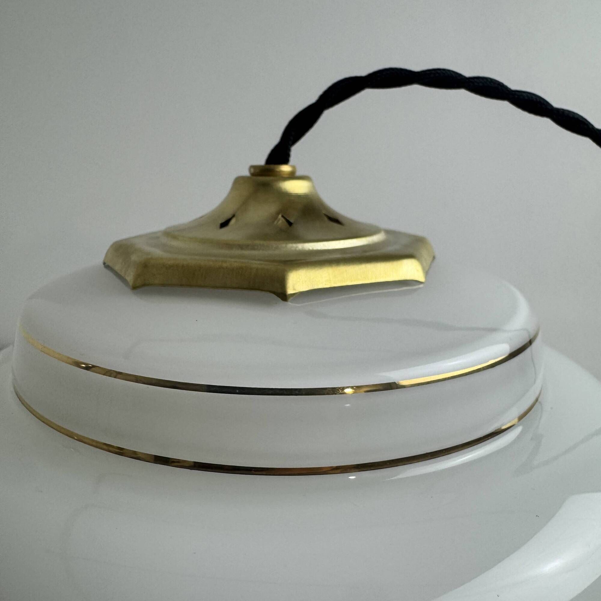 Ancienne grande suspension en opaline 1970 vintage