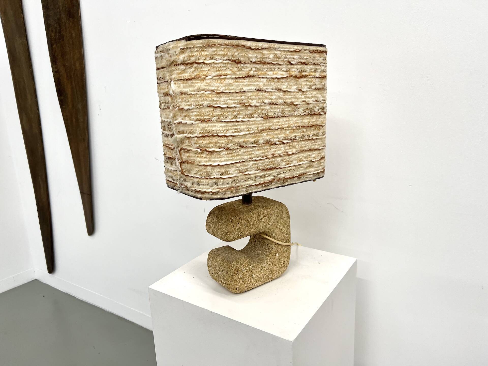 Lampe brutaliste dans le goût de Tormos, années 70