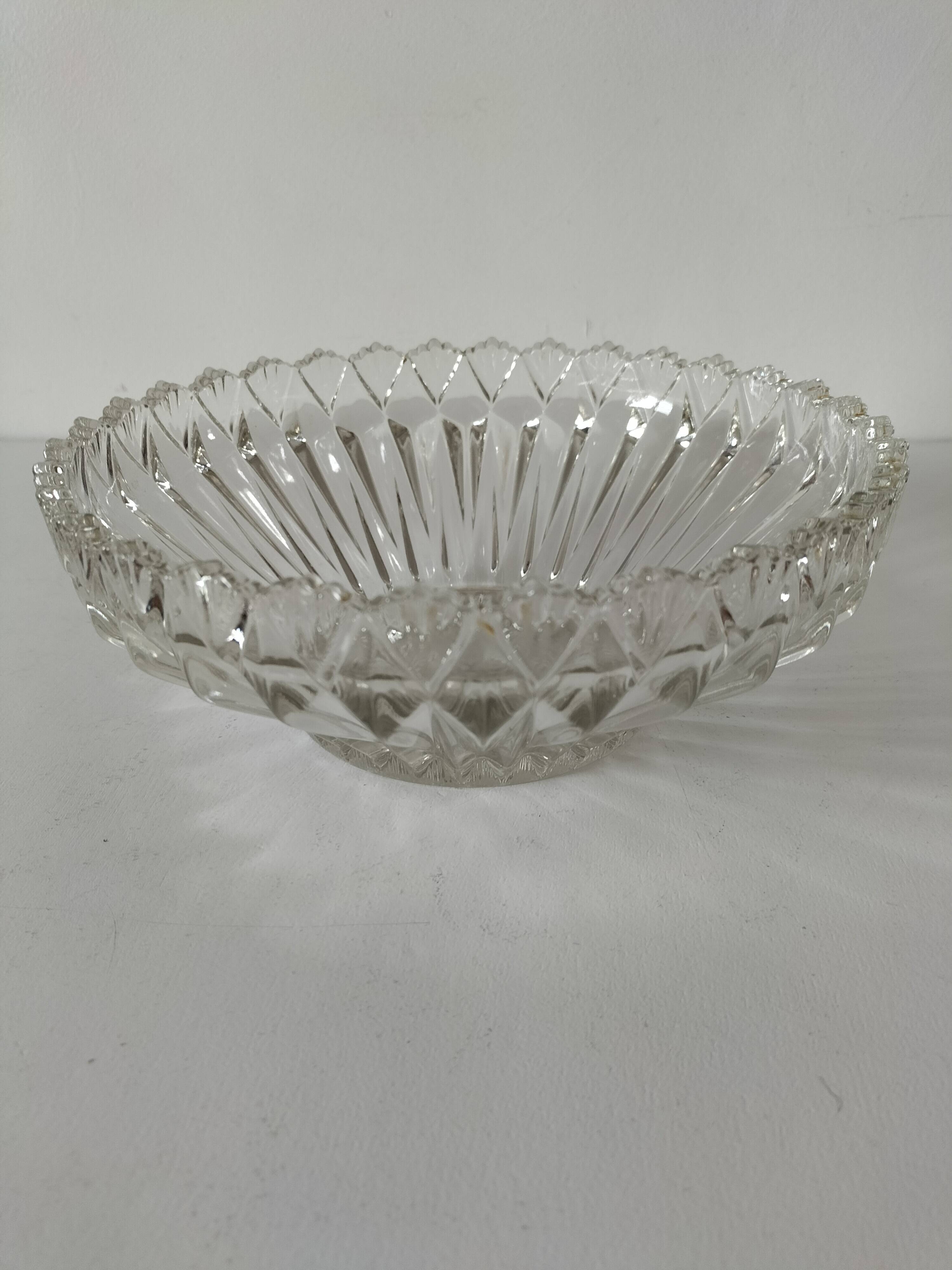 Coupe vintage en verre pressé – éclat et caractère