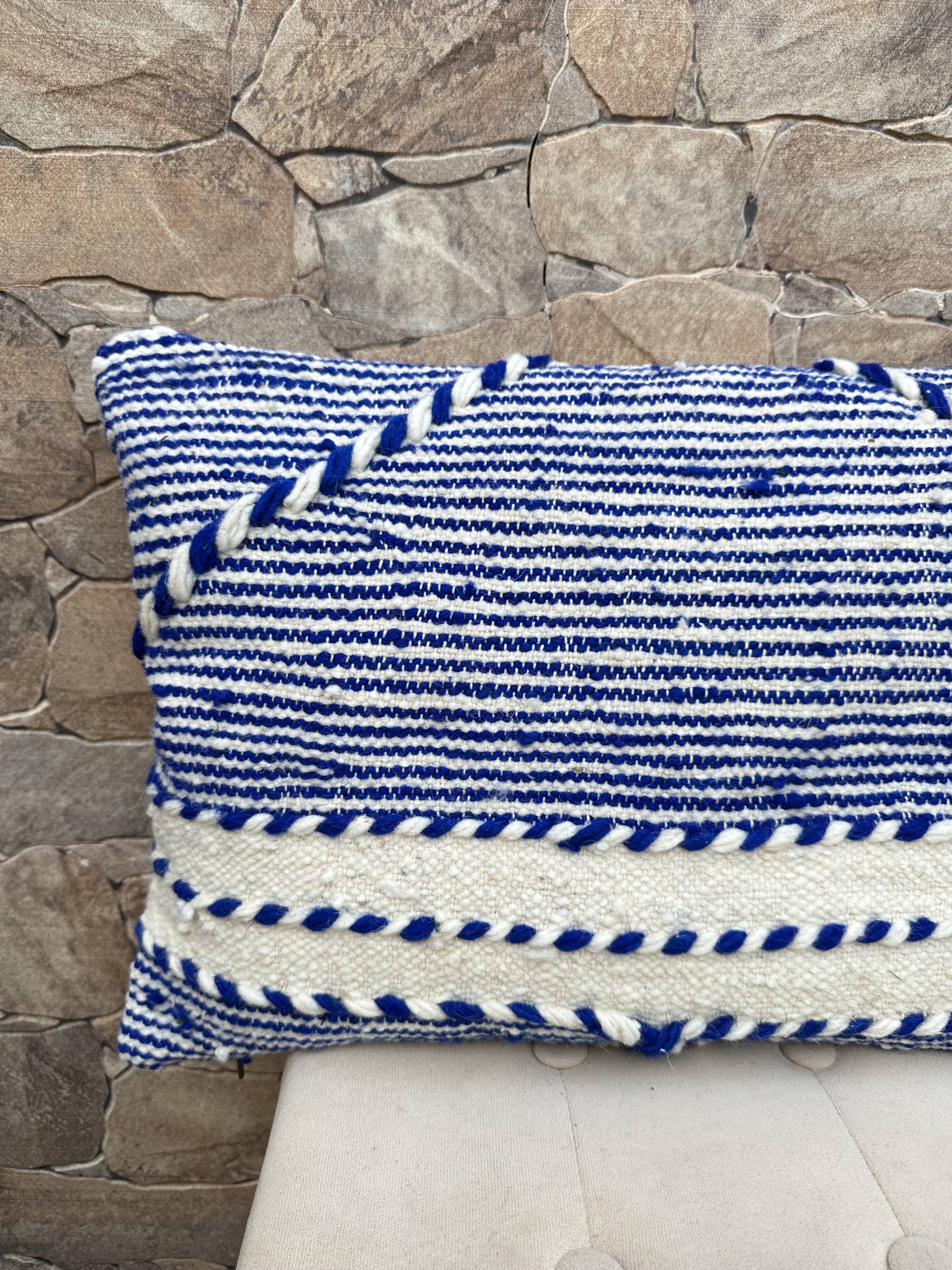 Handmade cushion cover in Berber wool: Moroccan Kilim cushion