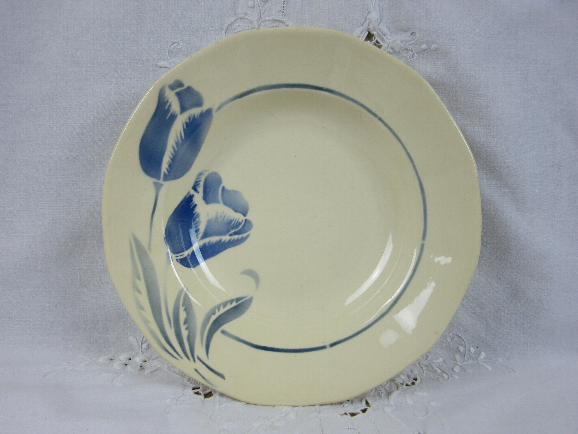 Ensemble de 6 assiettes creuses Digoin Sarreguemines à décor de tulipe