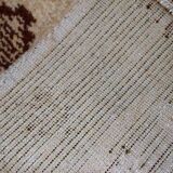 Vintage Moroccan carpet Berber rug style 2.3' x 4.7' (71cm x 145cm) 1970s, 1C758