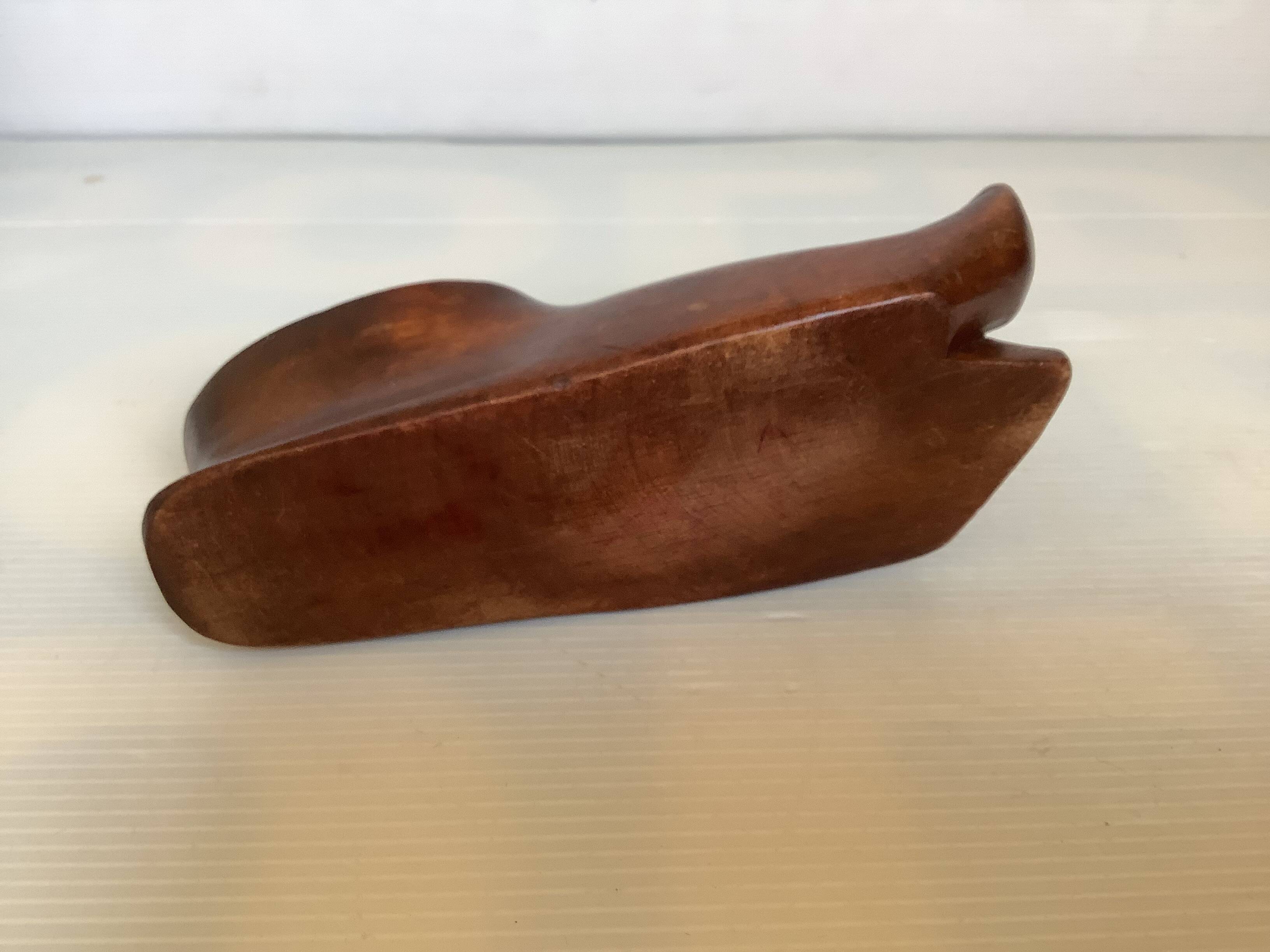 Wooden ashtray empty pocket ring sizer