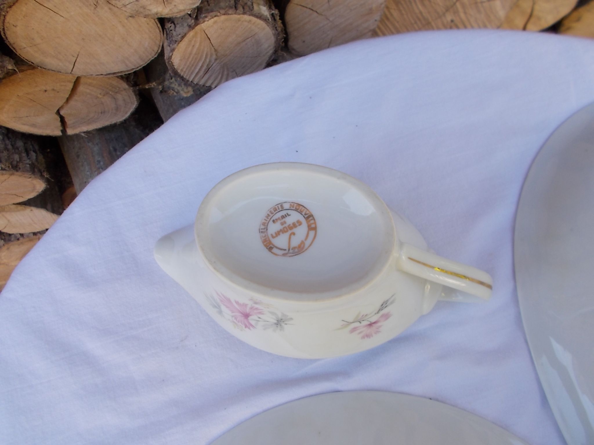 Ceramic service with 5 dishes
