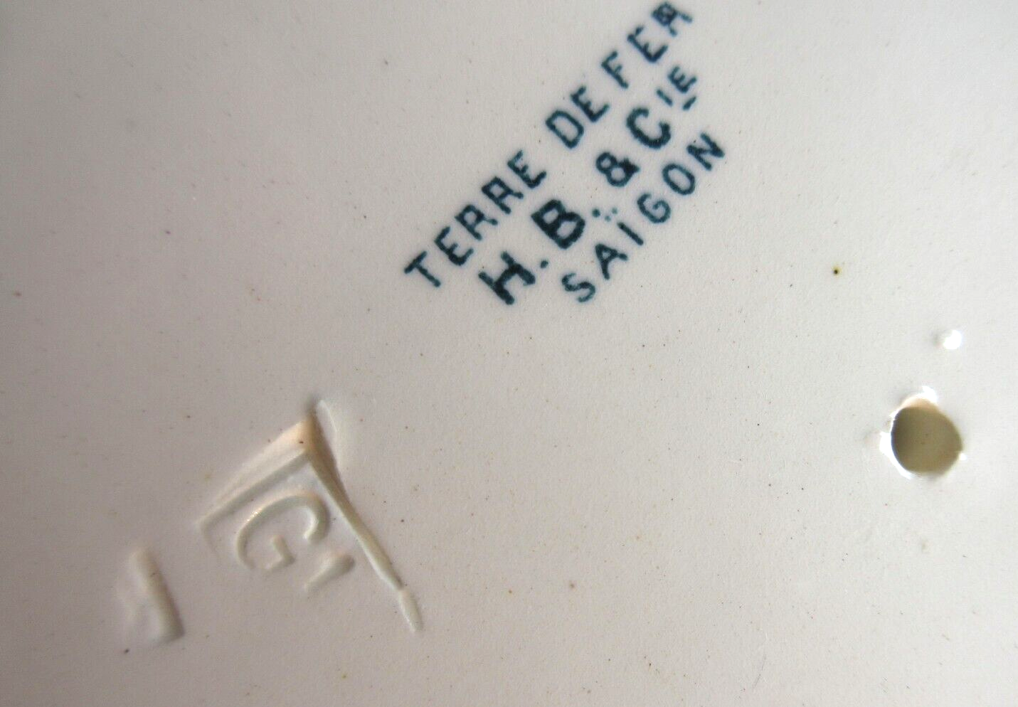 Sauce boat couvert, terre de fer gris-bleu: saïgon, choisy le roi hb & cie.