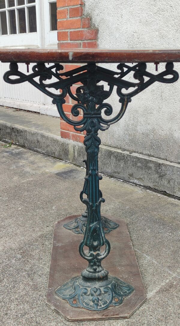 Ancienne table de bistrot
