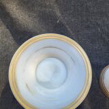 Night service in opaline Miniature dinette