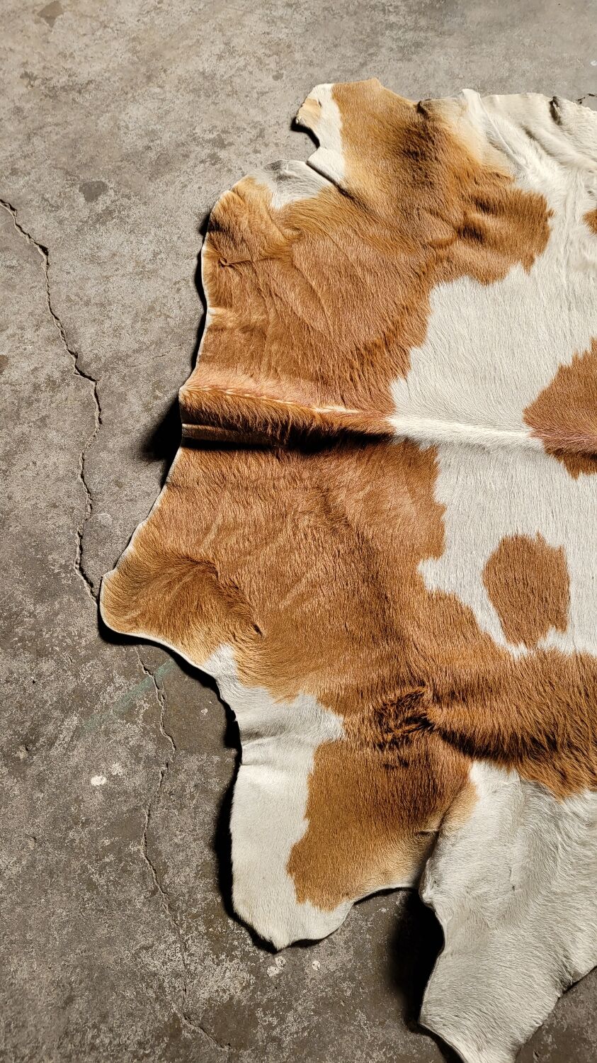 Vintage cowhide rug 1970