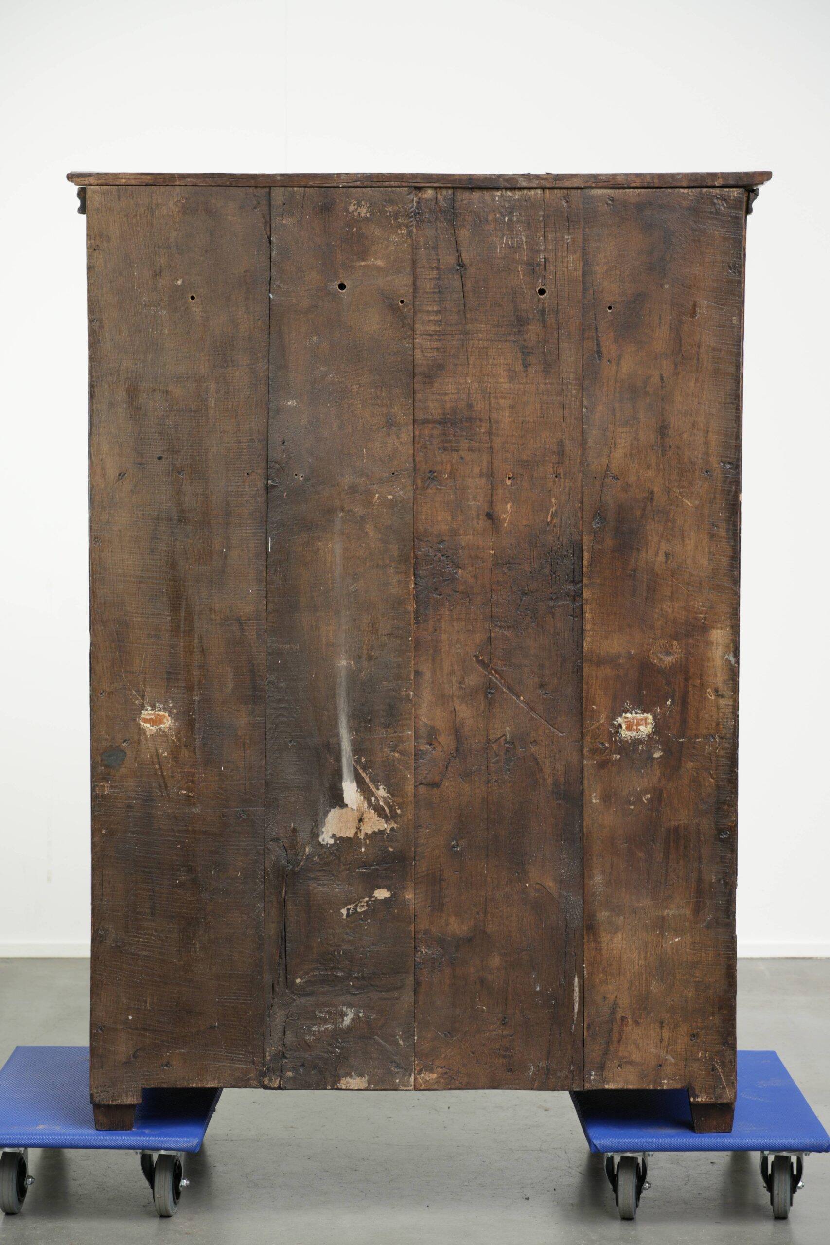 Antique oak farmhouse cupboard from the 17th century with original fittings