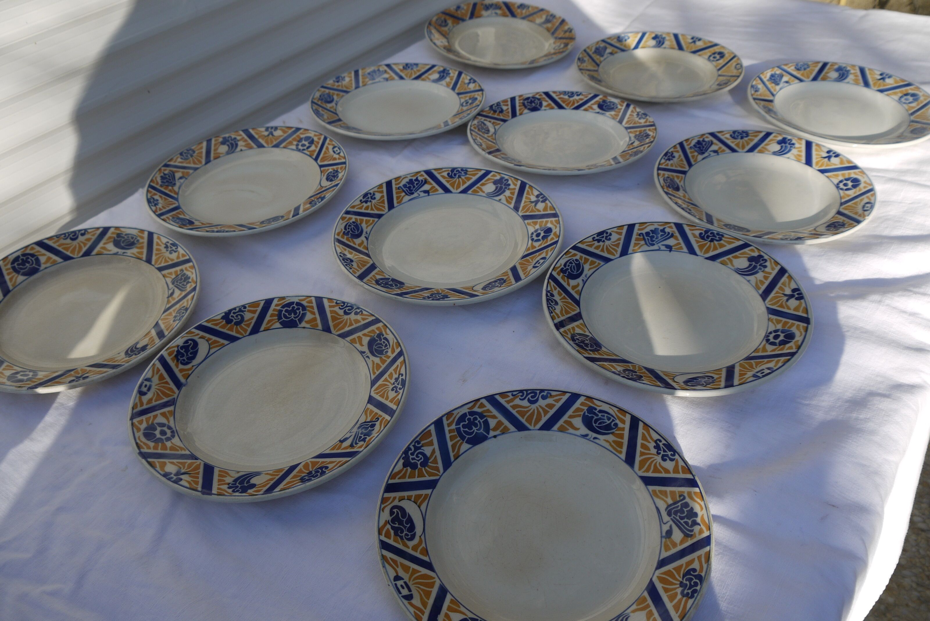 Lot of 9 small old plates, mill of wolves model CANADA
