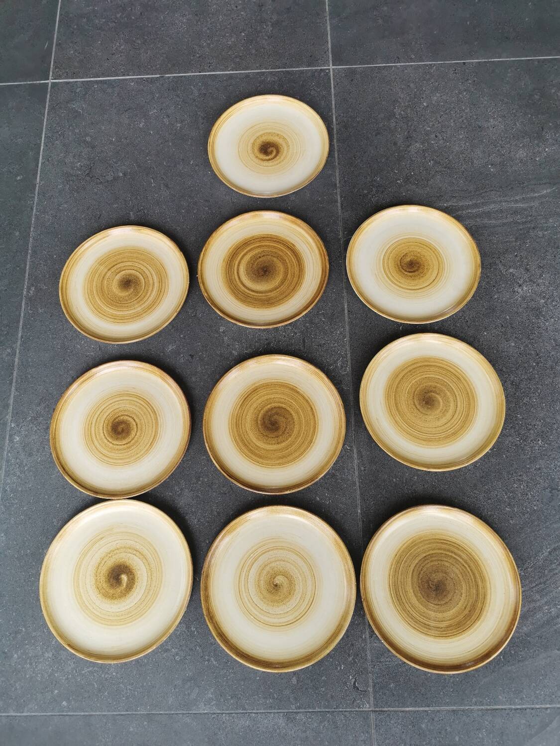 Set of 10 vintage Longchamp plates